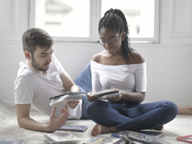 DVD, Blu‑ray, 4K ou VOD : quel format choisir pour sa collection